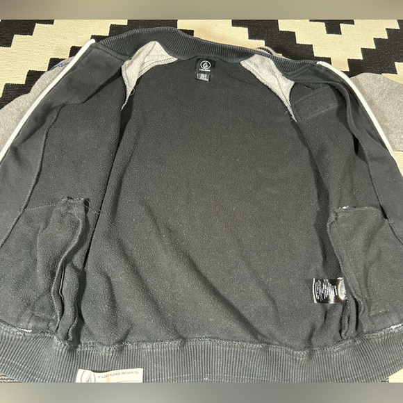 VOLCOM, bomber jacket!! - Picture 5 of 10